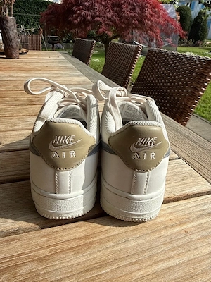 Nike Air Sneakers Gr 35 Bild 3
