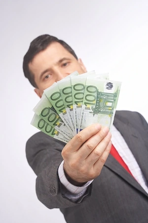 Wir bieten Kredite: und Investitionen für Privatpersonen und Unternehmen mit sehr einfachen Konditio