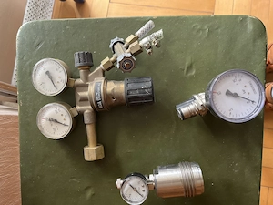 Druckminderer für Mostfass und dgl. 