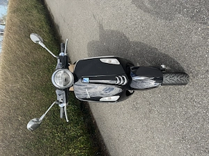 Vespa Primavera 50 ccm 4 Takt (Garagenfahrzeug) Bild 3