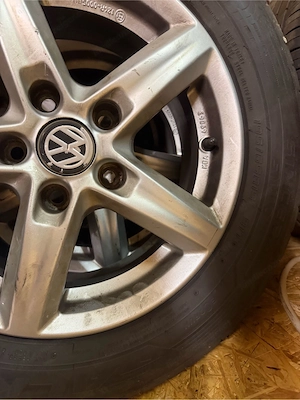 195 65 15 alufegen für vw golf 5 reifen sind abgelaufen Bild 3