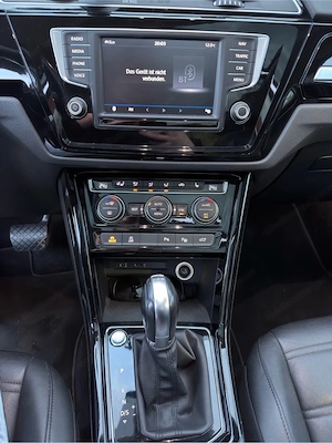 VW Touran 2.0 Scr TDI Dsg Bild 4