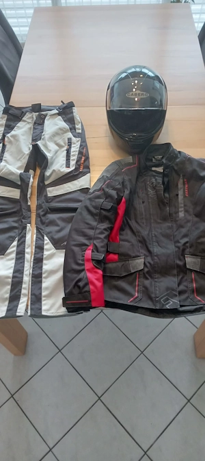Damen Motorradmontur (Jacke, Hose und Helm) Bild 2