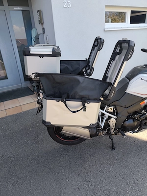 Suzuki V-Strom DL1000 Bild 8