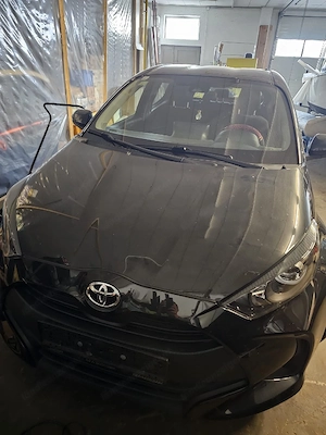 Verkaufe Toyota Yaris  Bild 2