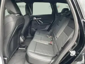 BMW X1 xDrive25e M Sportpaket // Anhängerkupplung // Head-Up // Komfortzugang Bild 11