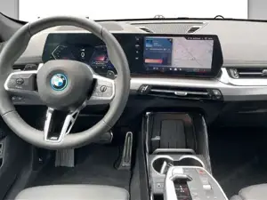 BMW X1 xDrive25e M Sportpaket // Anhängerkupplung // Head-Up // Komfortzugang Bild 7