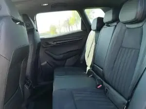 Skoda Karoq Sportline 2.0TDI DSG 4x4 AHK Matrix Pano Sound ... Bild 10
