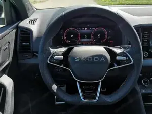 Skoda Karoq Sportline 2.0TDI DSG 4x4 AHK Matrix Pano Sound ... Bild 5
