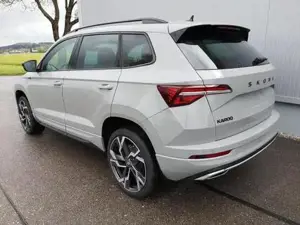 Skoda Karoq Sportline 2.0TDI DSG 4x4 AHK Matrix Pano Sound ... Bild 2
