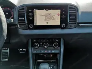Skoda Karoq Sportline 2.0TDI DSG 4x4 AHK Matrix Pano Sound ... Bild 7