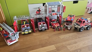 Playmobil Feuerwehr mit Zusatztor inkl Fahrzeuge