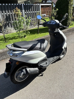 Piaggio Fly 50ccm 2 Takt  Bild 2