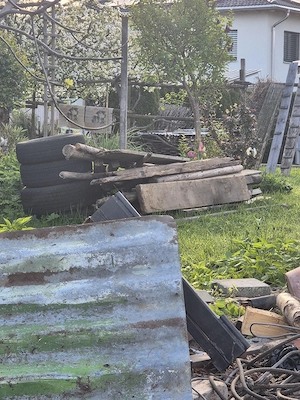 Paletten, Holzstämme,Holzbretter Bild 2