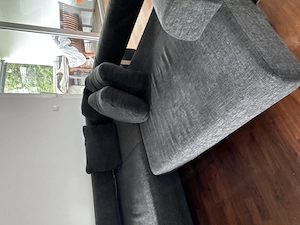 Dunkelgraue Couch Bild 7
