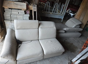 Leder-Couch mit elektrischer Relaxfunktion   wegen Platzmangel abzugeben Bild 2