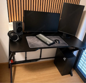 Gaming Tisch zu verkaufen - Muss weg bis Ende des Monats!