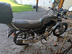 Yamaha YBR 125 Bild 2