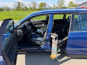 Vw Passat TDI Aut. Behindertengerecht Rollstuhllift Bild 2