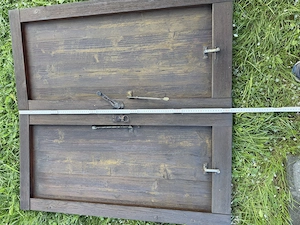 Fensterladen Holz braun Bild 4