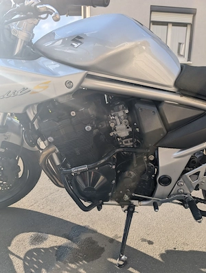 A2 taugliche Suzuki Bandit 650S. Bild 8