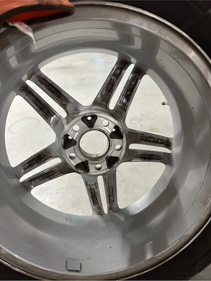 Original Mercedes Alufelgen 17 Zoll + Hankook Sommerreifen   WIE NEU Bild 4