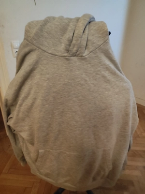 Grauer Hoodie neu 