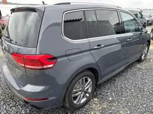 VW Touran R-LINE 1.5 TSI DSG ACC NAVI SHZ RFK ErgoActiv 1... Bild 5