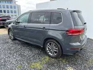 VW Touran R-LINE 1.5 TSI DSG ACC NAVI SHZ RFK ErgoActiv 1... Bild 4