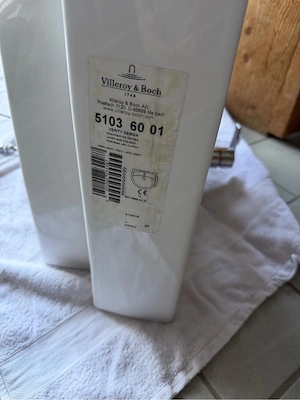 Gebrauchtes Waschbecken mit Armatur Bild 2