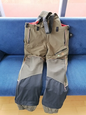 Schnittschutzhose - für Holzarbeiten