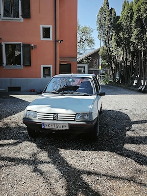 Peugeot 205 Look 1.1L 60PS Bild 2