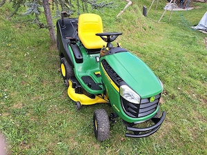 John Deere X155R Rasentraktor Bild 5