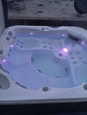 Jacuzzi wie neu  Bild 4