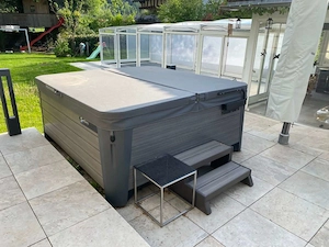 HOTSPRING Whirlpool Salzwasser 5 Sitzer Bild 6