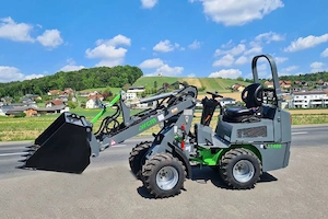 Hoflader L1460 mit Schaufel