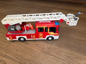 Playmobil Feuerwehrauto Bild 2