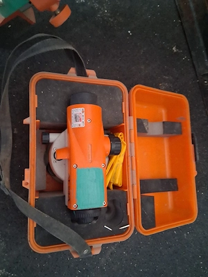 nivelier Geräte mit stativ Bild 4