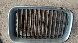 BMW E 36 Grill Bild 2