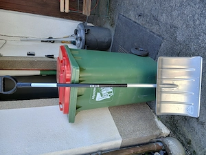 Schneeschieber zu verschenken 