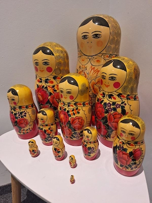 Alte Matrjoschka, Russland Bild 2