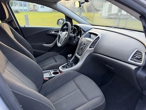 Opel Astra 1.7CDTI TÜV NEU Kombi Anhängerk. Bild 5