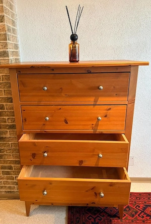 Holzkommode May Flower Bild 2