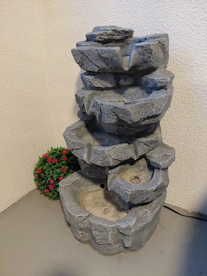 Brunnen mit LED ca 60cm hoch Bild 2