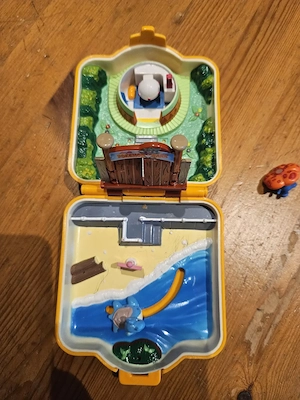 Vintage Pokémon Tomy Pocket Park   1997