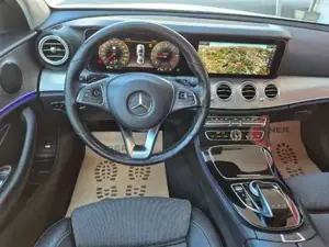 Mercedes-Benz E 220 Bild 15