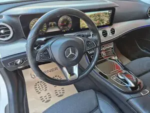 Mercedes-Benz E 220 Bild 12