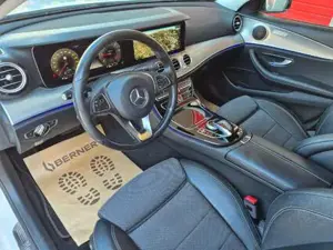 Mercedes-Benz E 220 Bild 11