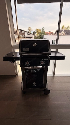    Weber Spirit E-220 Classic Gasgrill mit Seitenbrenner   sehr guter Zustand