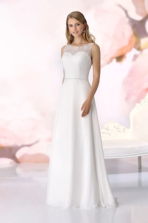 Elegantes Chiffon Brautkleid von Affinity Bridal Bild 3